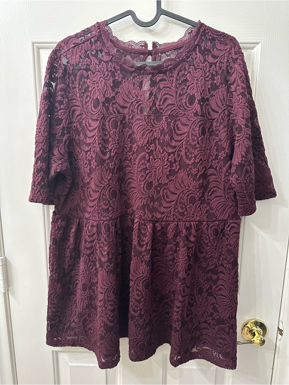 Torrid Top Lace Blouse Burgundy Wine Interior Lining Back Button Short Sleeve 1X